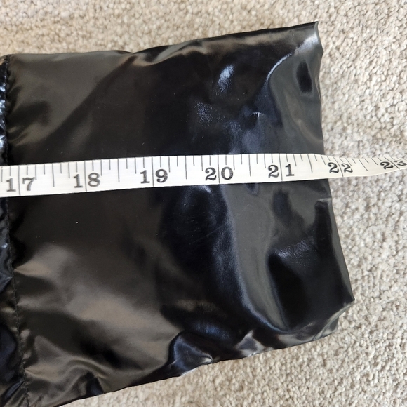 Hollister Black Puffer Jacket Coat Wet Look Shinny Winter Recycled Fill Size S - Picture 9 of 13